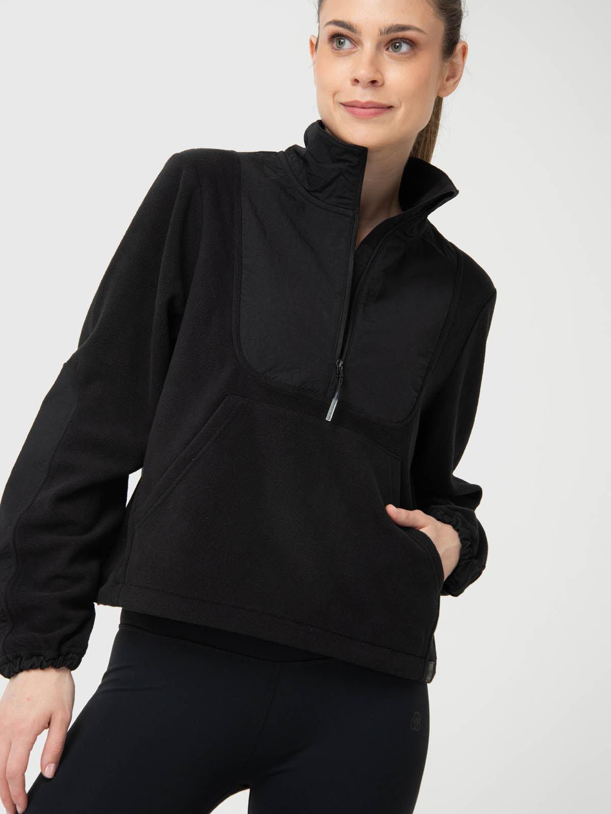 Polerón Mujer Mid Zip Negro Bsoul