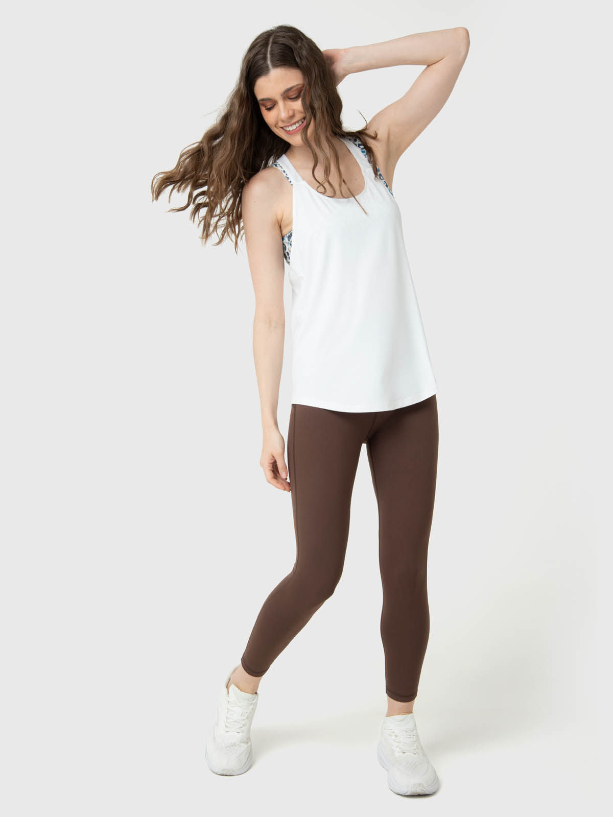 Polera Mujer Training Tank Aloe Blanca Bsoul