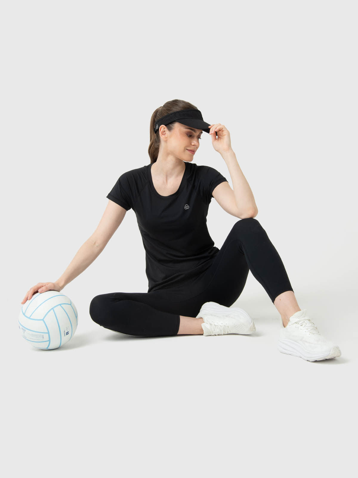 Polera Mujer Round Neck Aloe Negra Bsoul